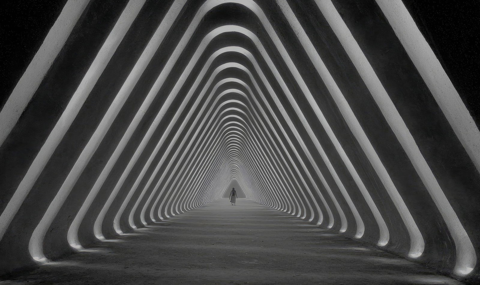 The Shift to Autonomous SOCs: How Agentic AI Empowers the Human Analyst