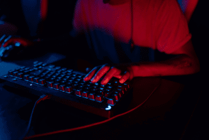 Aanvallers breken niet meer binnen, ze loggen gewoon in